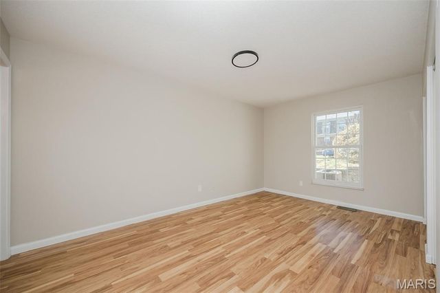 4353 Chateau De Ville Drive B, St Louis, MO 63129