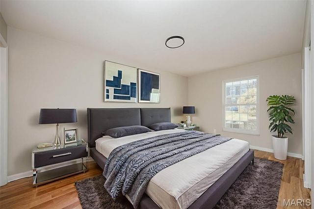 4353 Chateau De Ville Drive B, St Louis, MO 63129