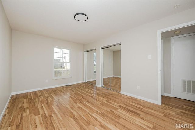 4353 Chateau De Ville Drive B, St Louis, MO 63129