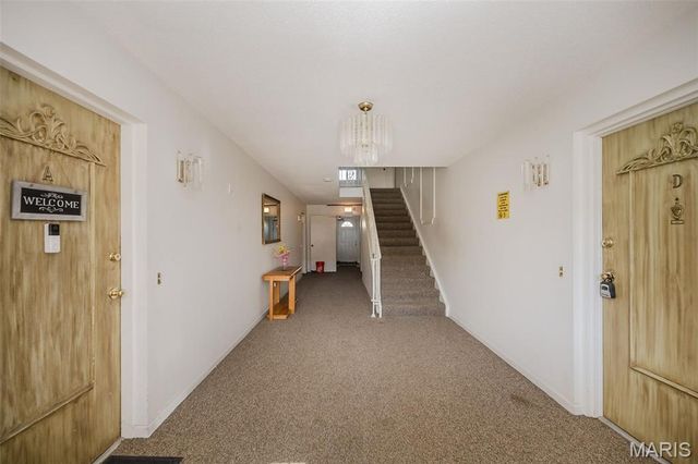 4353 Chateau De Ville Drive B, St Louis, MO 63129