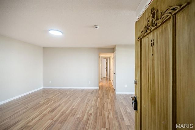 4353 Chateau De Ville Drive B, St Louis, MO 63129