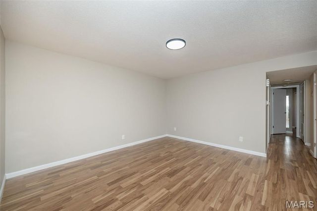 4353 Chateau De Ville Drive B, St Louis, MO 63129