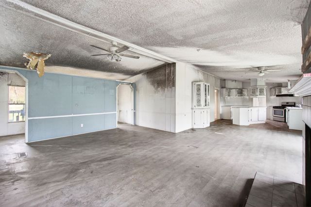 35 Halstead Dr, Crossville, TN 38555