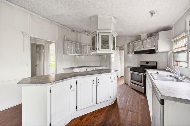 35 Halstead Dr, Crossville, TN 38555