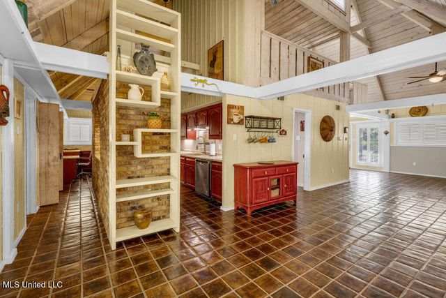 8332 Makiki Drive, Diamondhead, MS 39525