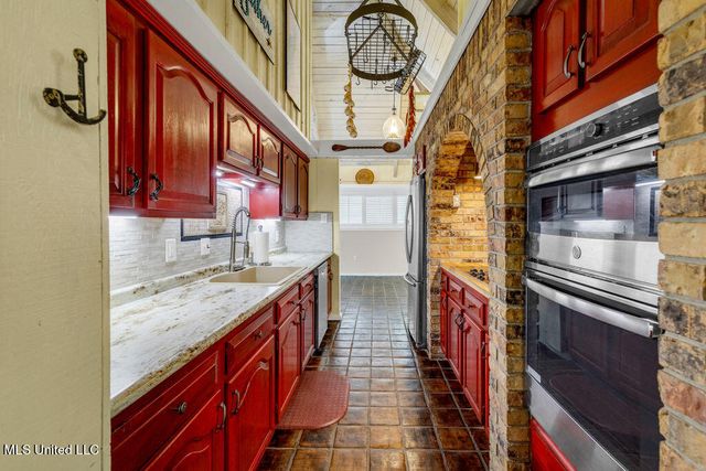 8332 Makiki Drive, Diamondhead, MS 39525