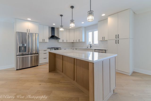 42W668 Steeplechase Drive, St. Charles, IL 60175