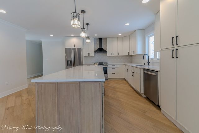 42W668 Steeplechase Drive, St. Charles, IL 60175