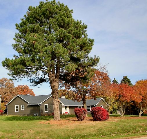 42W668 Steeplechase Drive, St. Charles, IL 60175