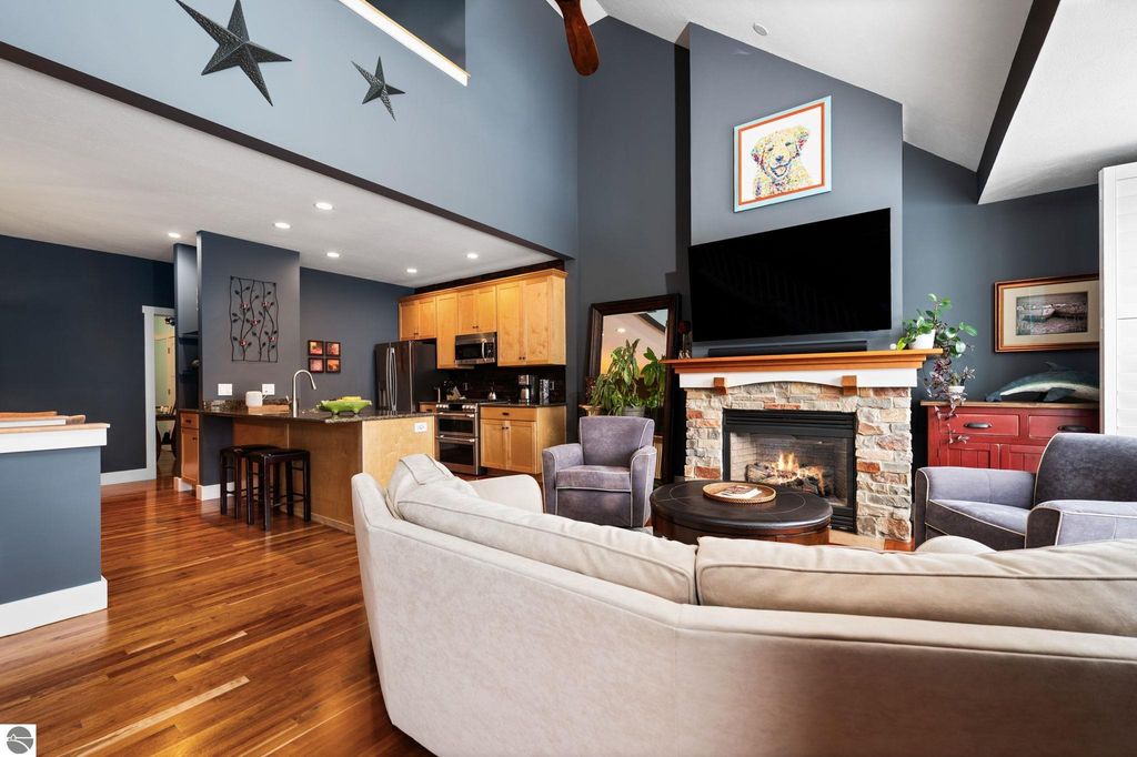 Image 6 of property listing at 13800 S West Bay Shore # 2, Traverse City, MI 49684