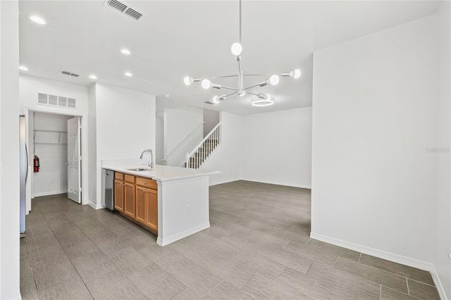 2442 GRAND CENTRAL PARKWAY 2, Orlando, FL 32839