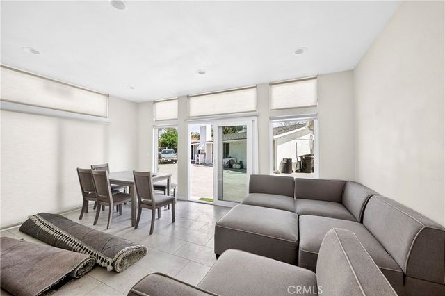 525 W Woodcrest, Fullerton, CA 92832