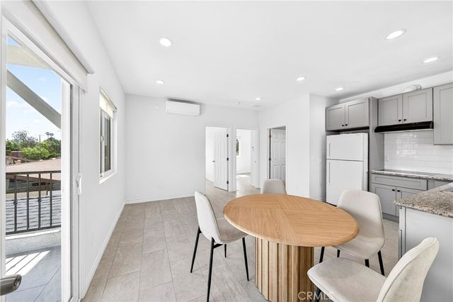 525 W Woodcrest, Fullerton, CA 92832