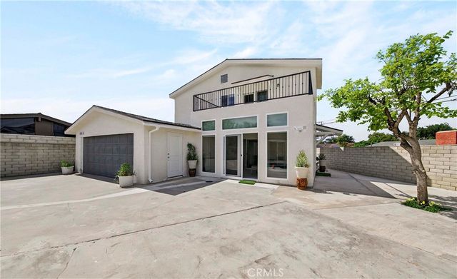 525 W Woodcrest, Fullerton, CA 92832