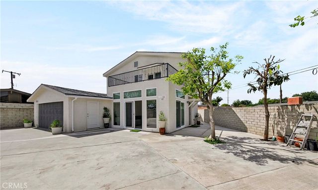 525 W Woodcrest, Fullerton, CA 92832