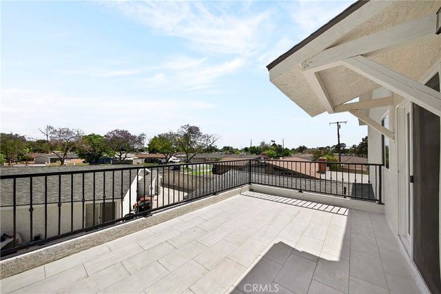 525 W Woodcrest, Fullerton, CA 92832