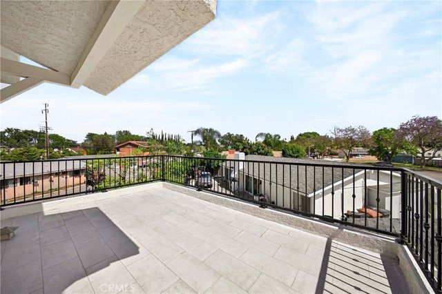 525 W Woodcrest, Fullerton, CA 92832