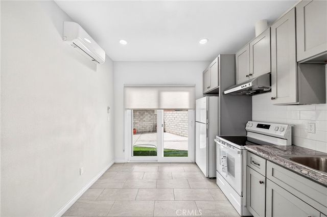 525 W Woodcrest, Fullerton, CA 92832