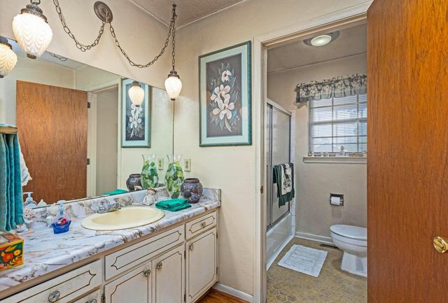 2101 Crown Court Lane, Chattanooga, TN 37421