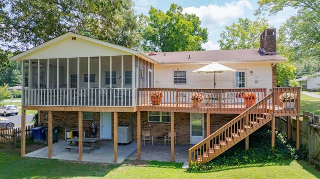 2101 Crown Court Lane, Chattanooga, TN 37421