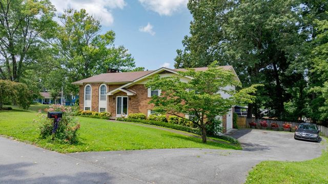 2101 Crown Court Lane, Chattanooga, TN 37421