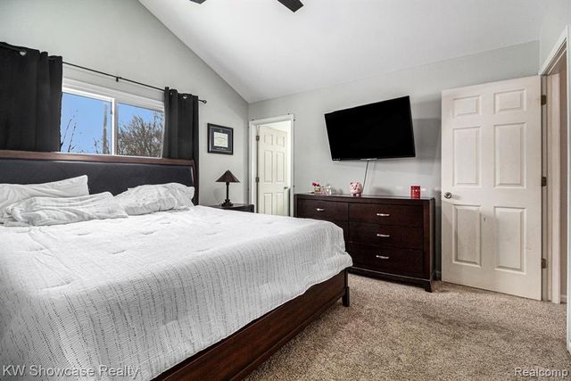 917 Iroquois Avenue, Waterford, MI 48327