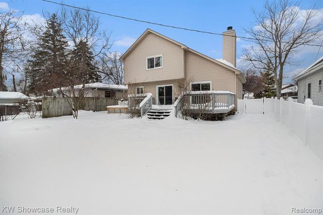 917 Iroquois Avenue, Waterford, MI 48327