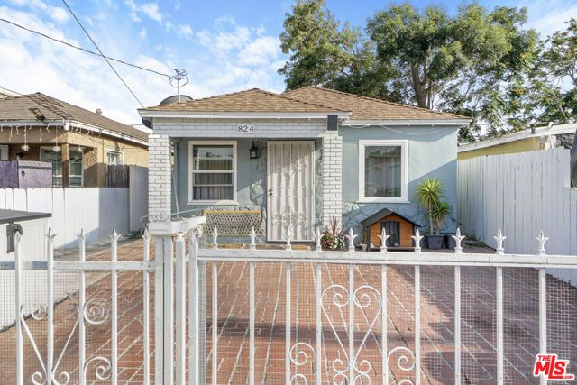 824 W Palmer Street, Compton, CA 90220
