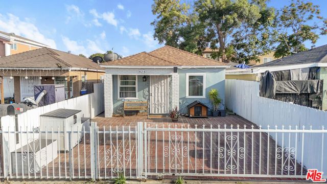 824 W Palmer Street, Compton, CA 90220