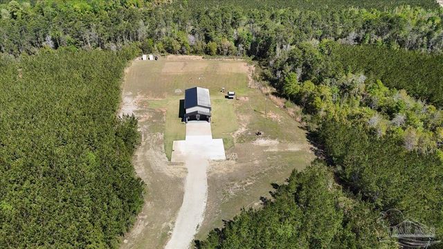 8200 Teton Crest Dr, Pace, FL 32571