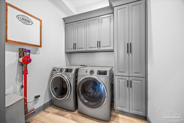 8200 Teton Crest Dr, Pace, FL 32571