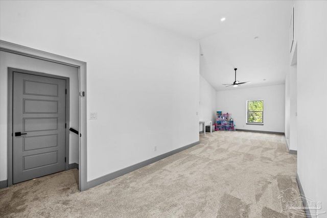 8200 Teton Crest Dr, Pace, FL 32571