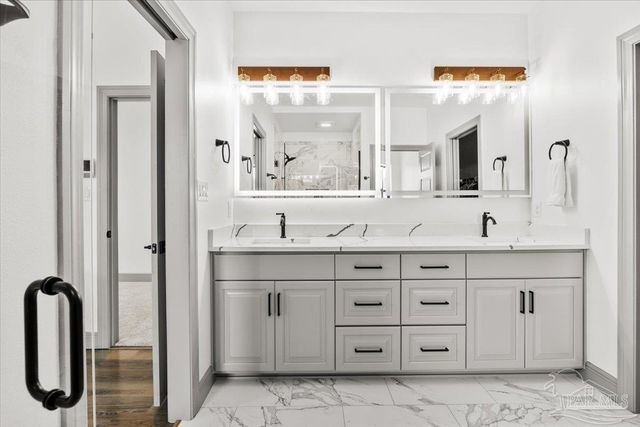 8200 Teton Crest Dr, Pace, FL 32571