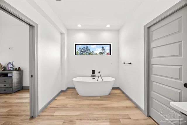 8200 Teton Crest Dr, Pace, FL 32571