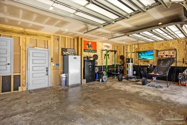 8200 Teton Crest Dr, Pace, FL 32571