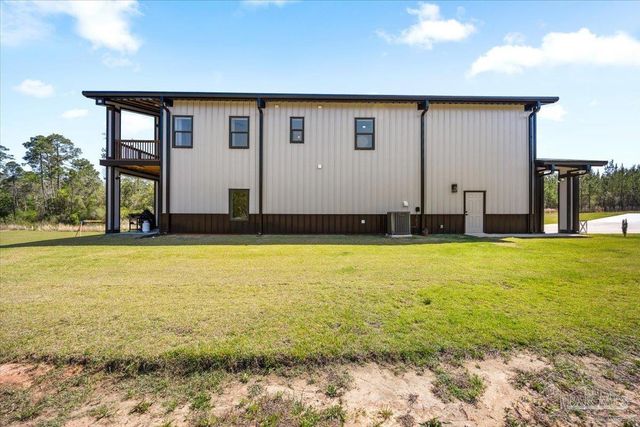 8200 Teton Crest Dr, Pace, FL 32571