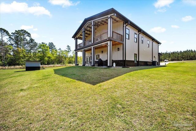 8200 Teton Crest Dr, Pace, FL 32571