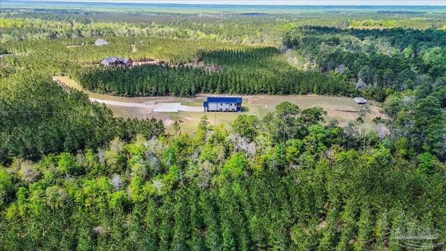 8200 Teton Crest Dr, Pace, FL 32571