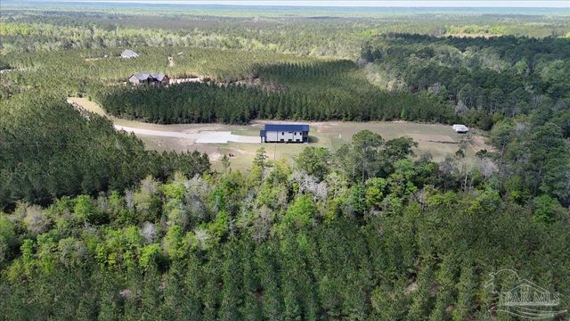 8200 Teton Crest Dr, Pace, FL 32571