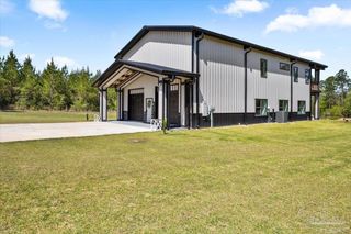 8200 Teton Crest Dr, Pace, FL 32571