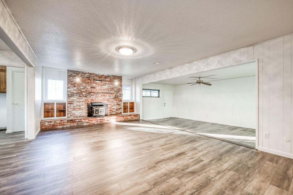 Image 15 of property listing at 1567 E Mesa Avenue, Fresno, CA 93710