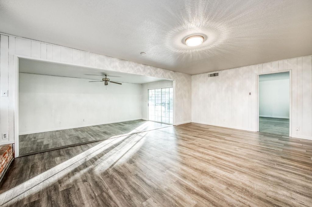 Image 18 of property listing at 1567 E Mesa Avenue, Fresno, CA 93710