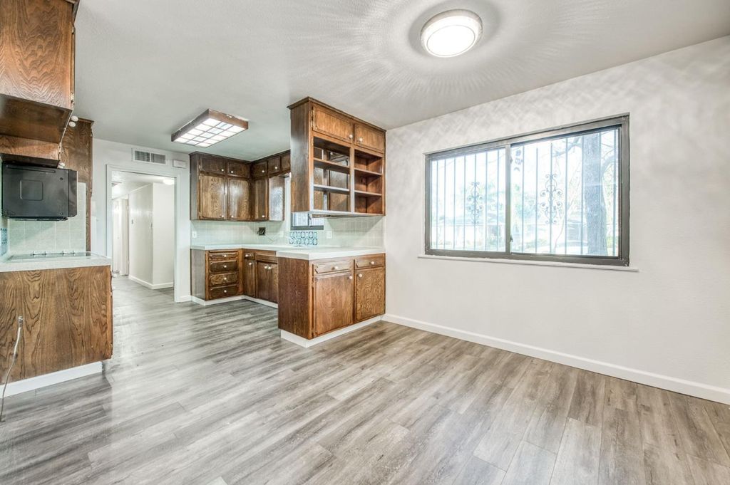 Image 23 of property listing at 1567 E Mesa Avenue, Fresno, CA 93710