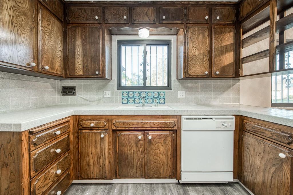 Image 29 of property listing at 1567 E Mesa Avenue, Fresno, CA 93710