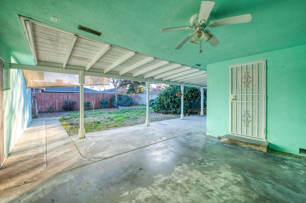 Image 41 of property listing at 1567 E Mesa Avenue, Fresno, CA 93710