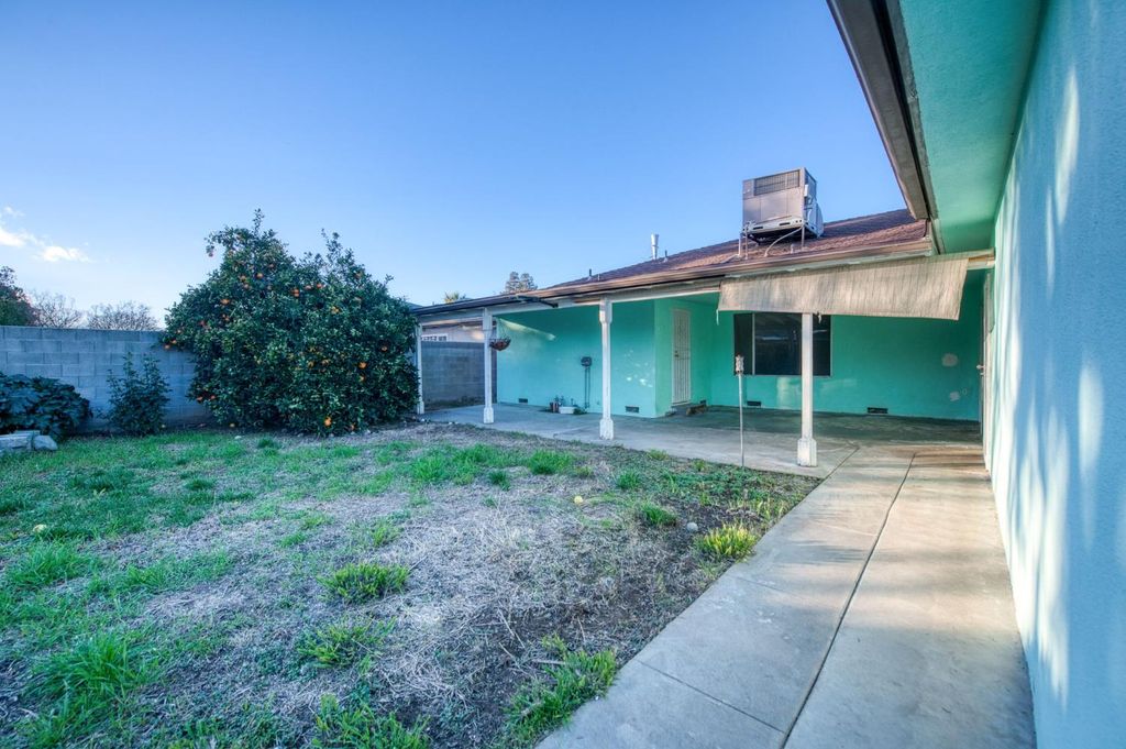 Image 44 of property listing at 1567 E Mesa Avenue, Fresno, CA 93710