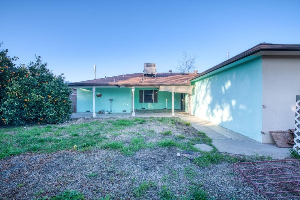 Image 45 of property listing at 1567 E Mesa Avenue, Fresno, CA 93710
