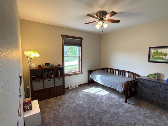 711 MEADOW RIDGE LANE, Unknown, WI 53073