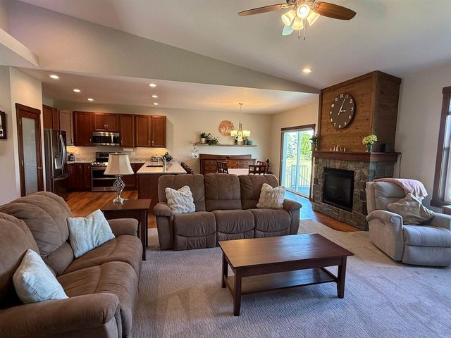 711 MEADOW RIDGE LANE, Unknown, WI 53073