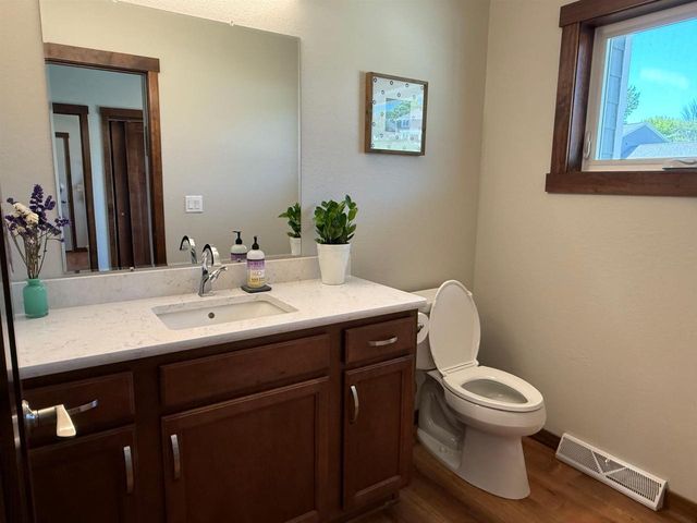 711 MEADOW RIDGE LANE, Unknown, WI 53073